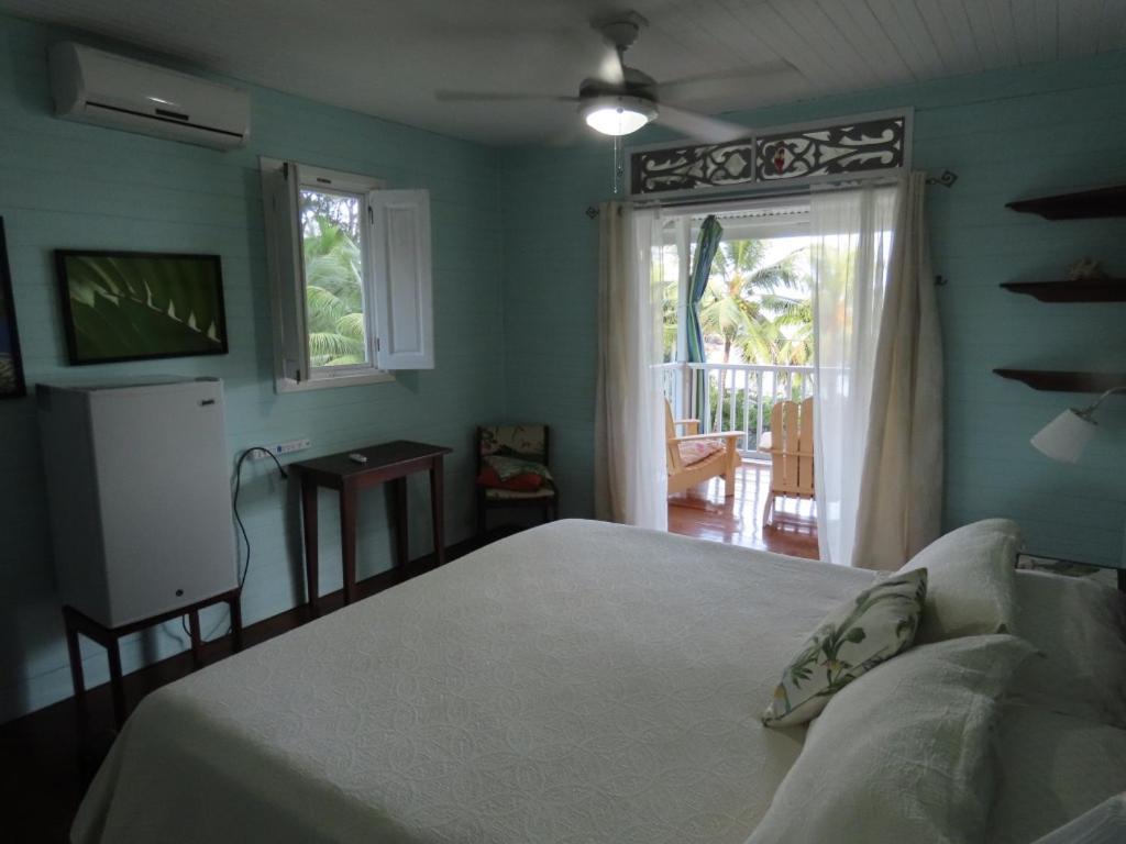 Sand Dollar Beach Bed & Breakfast Bocas del Toro Zewnętrze zdjęcie