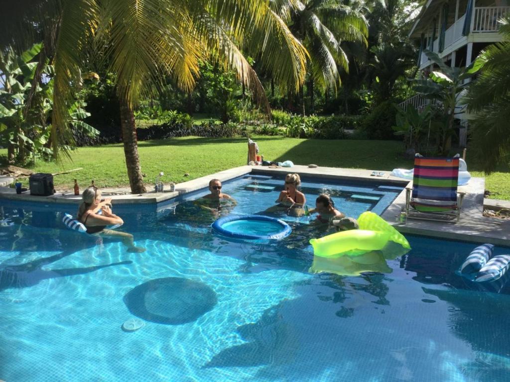 Sand Dollar Beach Bed & Breakfast Bocas del Toro Zewnętrze zdjęcie